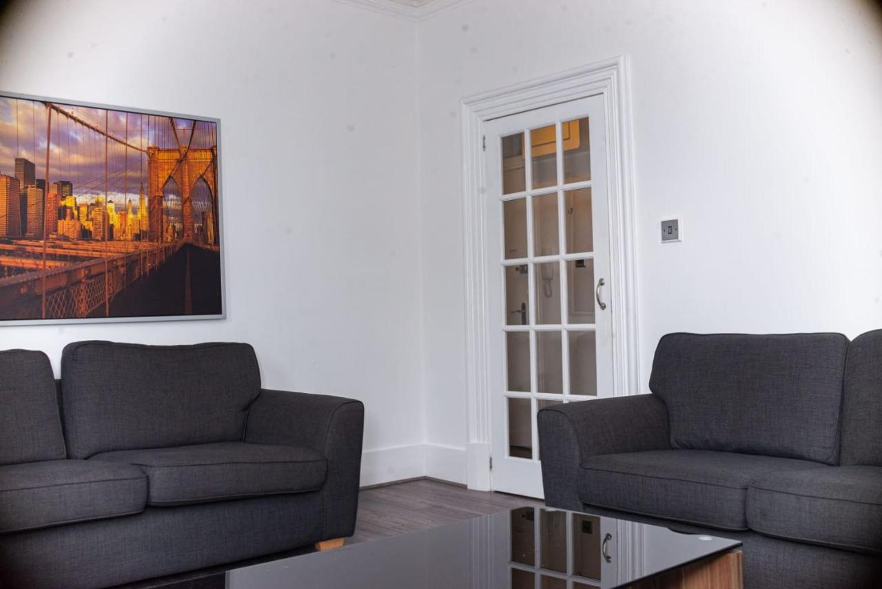 Entire Fabulous 2Bedroom First Floor Flat Located Within Close Proximity To City Centre & University Of Aberdeen With Private Parking Kültér fotó